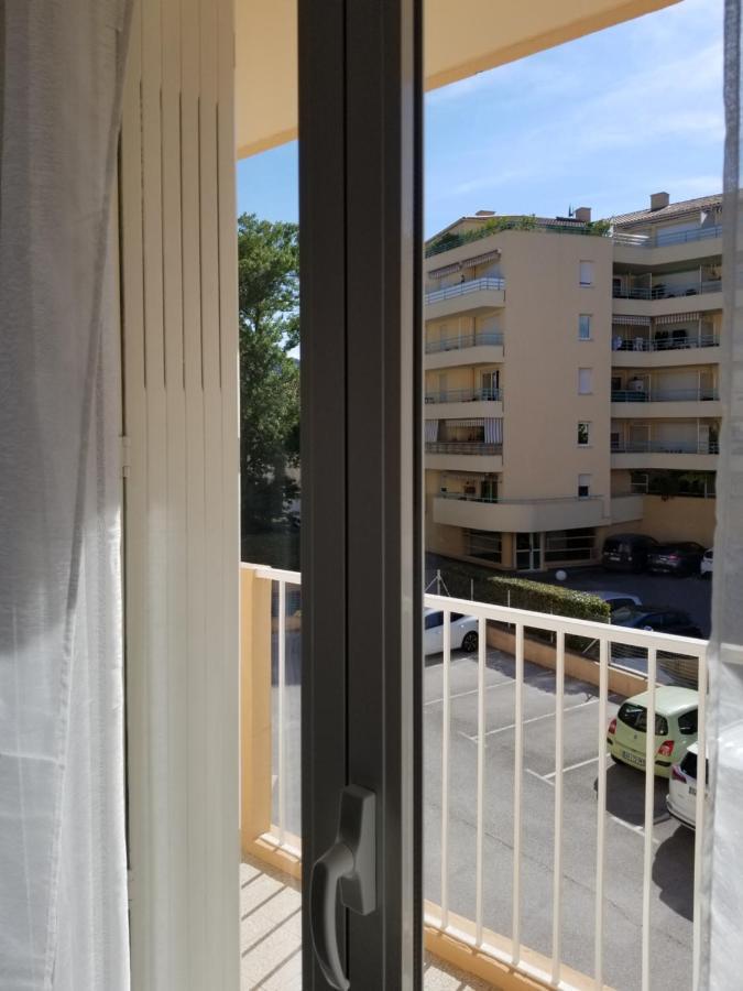 Appartement Terre Et Mer Hyères Esterno foto