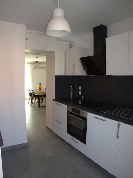 Appartement Terre Et Mer Hyères Esterno foto