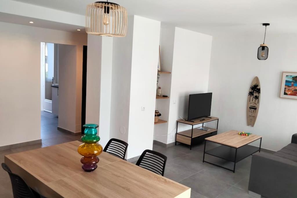 Appartement Terre Et Mer Hyères Esterno foto